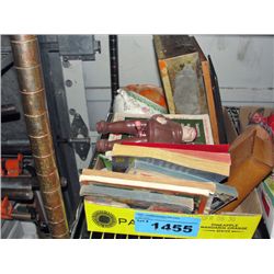 Box of assorted vintage collectables