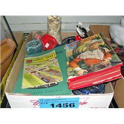 Box of assorted vintage collectables