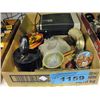Image 1 : Box of assorted vintage collectable items
