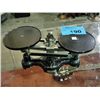Image 1 : Vintage balance beam scale