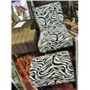 Image 1 : Contemporary zebra pattern living room accent