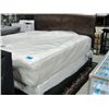 Image 1 : King size mattress and boxspring set