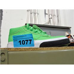 Pair of new size 9 green shoes