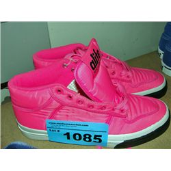 Pair of new size 9 pink shoes