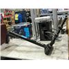Image 1 : Thule automobile attach bike carrier