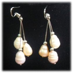 TRIPLE TEARDROP TRICOLOR PEARL DANGLING EARRINGS