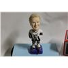 Image 2 : GRETZKY LA KINGS CERAMIC BOBBLEHEAD, HOME & AWAY