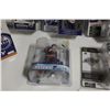Image 4 : 8 ASSORTED GRETZKY NHL FIGURES INC.: BLUES,