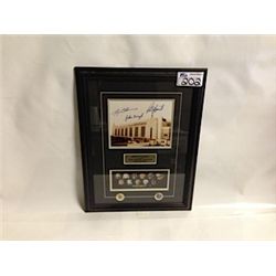 WALL MOUNT SHOWCASE FEATURING BOSTON BRUIN LEGENDS