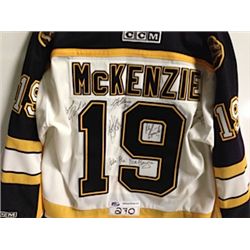 BOSTON BRUIN TEAM SIGNED JERSEY W/C.O.A.