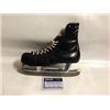 Image 1 : CCM HOCKEY SKATE SIGNED BY BOBBY HULL #9
