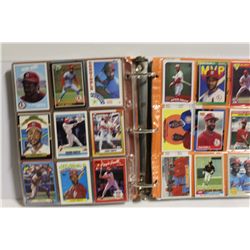 LARGE BINDER OF ASSORTED BASEBALL CARDS