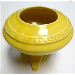 Vintage McCoy Pottery 4 1/2" tall Excellent condition