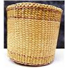 Image 1 : Small Native American Basket Very nice vintage Basket approx 3" Diam x 2" tall