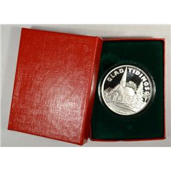 " GLAD TIDINGS " ONE OUNCE .999 SILVER ART ROUND WITH CAPSULE/GIFT BOX