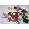 Image 1 : ENTIRE BAG OF VINTAGE EARRINGS MIXED!!