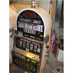 TRIPLE LUCKYS SLOT MACHINE GAME