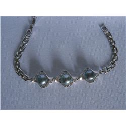 CLASSIC BLUISH PEARL BRACELET;