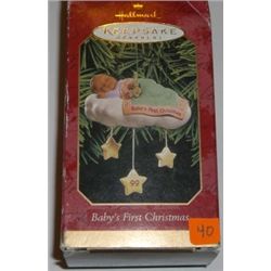 HALLMARK "KEEPSAKE" ORNAMENT COLLECTIBLE *RARE 1999 BABYS FIRST CHRISTMAS* NEW IN BOX!!