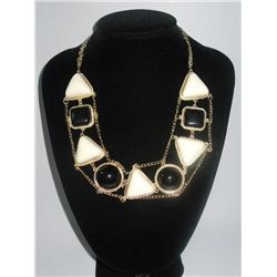 378CTW BLACK-WHITE TRI-SHAPED BRASS NECKLACE;18INCH