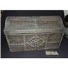 Image 2 : 1967 DISNEYLAND PIRATES OF THE CARIBBEAN RIDE TREASURE CHEST WITH JEWELS VINTAGE DISNEY PROP