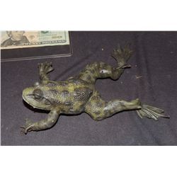 MAGNOLIA SCREEN USED HERO PAINTED ARMATURED FROG