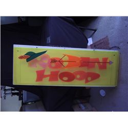 KNOTTS BERRY FARM VINTAGE ROBIN HOOD ACRYLIC SHOOTING GALLER SIGN