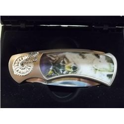 Maxam Lockback Knife W/ Wolf Inlay On Either Side