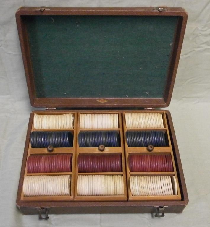 Vintage Lowe Poker Chip Set w/Storage Box