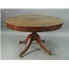 Image 1 : A 19th century circular mahogany breakfast table