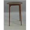 Image 1 : An Edwardian mahogany oval lamp table