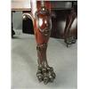 Image 2 : A good Victorian mahogany extending dining table with 3 leaves and serpentine ends on boldly carved 
