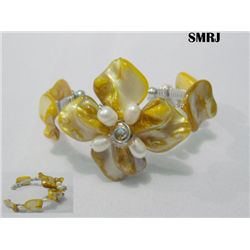 MOTHER OF PEARL YELLOW AND WHITE PEARL BANGLE *** METAL