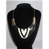Image 1 : 312CTW BLACK-WHITE V-NECK BRASS NECKLACE;18INCH
