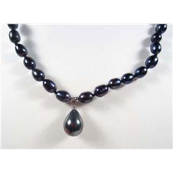 10548 - BLACK TAHITIAN PEARL NECKLACE W/ SHELL PEARL DROP