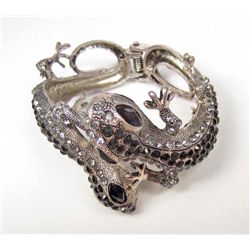 8820 - SWAROVSKI CRYSTAL DOUBLE GECKO CUFF BRACELET