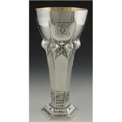 Pokal mit Wappen