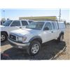 Image 2 : 2004 - TOYOTA TACOMA