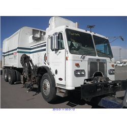 2002 - PETERBILT 320