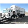 Image 2 : 2002 - PETERBILT 320