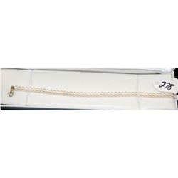 LOVELY LADIES PEARL BRACELET