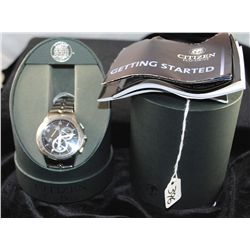 MANS CITIZENS "ECO-DRIVE" WRISTWATCH - BLACK FACE WITH ORIGINAL BOX AND PAPERS