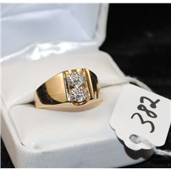 MANS 10K YELLOW GOLD DIAMOND RING WITH TWO DIAMONDS - WEIGHS 5.6 GRAMS - APPRAISED RETAIL REPLACEMEN
