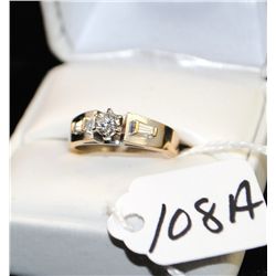 LADIES 14K WHITE GOLD DIAMOND RING WITH ONE ROUND APPROX. 1/3CT DIAMOND SOLITAIRE AND TWO TAPPERED B