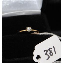 WOMENS 14K YELLOW GOLD DIAMOND RING WITH ONE APPROX. .25CT ROUND FULL CUT DIAMOND - APPRAISED RETAIL