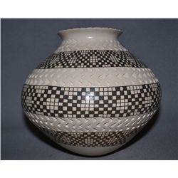 MATA ORTIZ POTTERY JAR