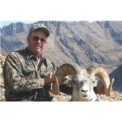BC RESIDENT STONE SHEEP HUNT - BC RESIDENT BIDDERS ONLY