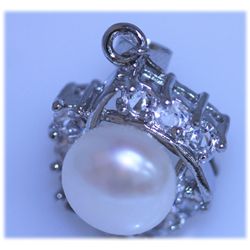14.90 CTW WHITE PEARL AND CZ PENDANT