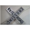Image 1 : Rail Road Crossing Sign