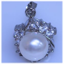 16.00 CTW WHITE PEARL AND CZ PENDANT